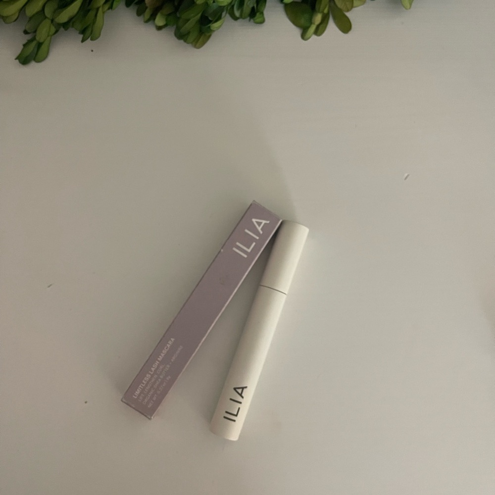 New (used once) ilia limitless mascara!